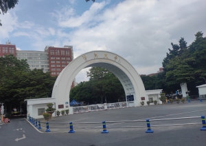 暨南大学2000吨电液伺服长柱压力试验机